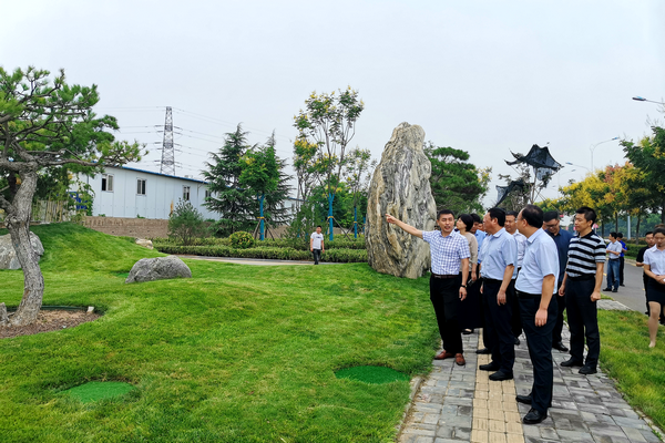 劉優(yōu)軍一行到基泰·汀園參觀調(diào)研