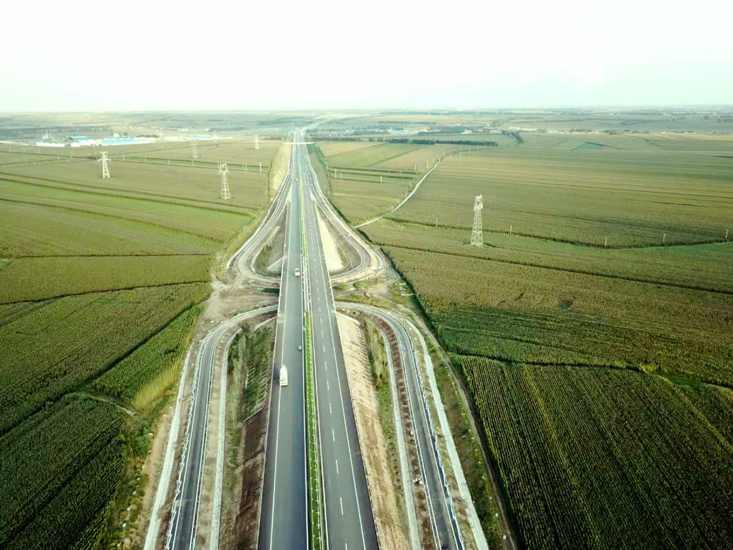 榆松高速全線貫通正式通車(chē)