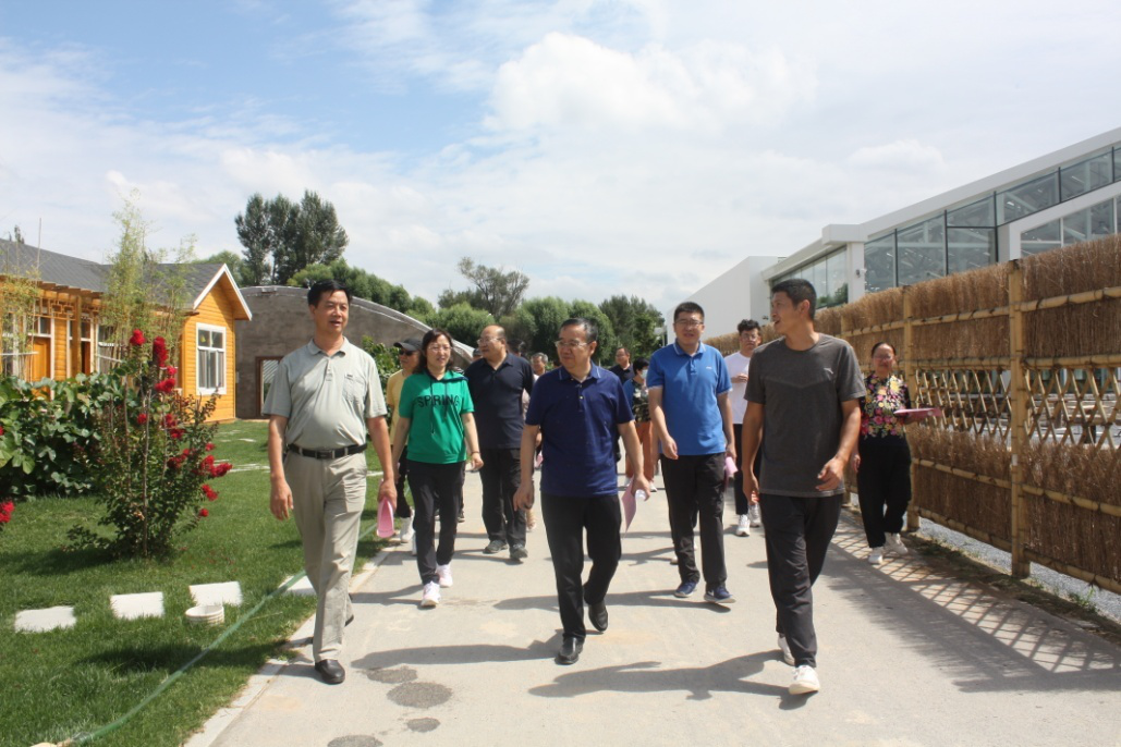 榆林市科協(xié)主席薛占山一行蒞臨基泰集團(tuán)參觀交流