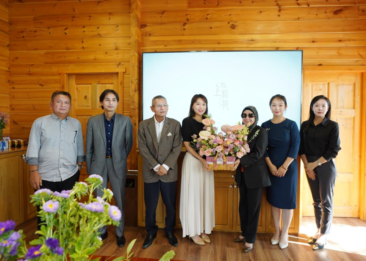 馬來(lái)西亞霹靂州王室一行蒞臨基泰集團(tuán)！